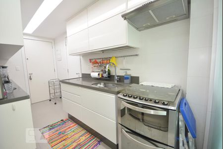 Apartamento à venda com 98m², 3 quartos e 2 vagasCozinha 