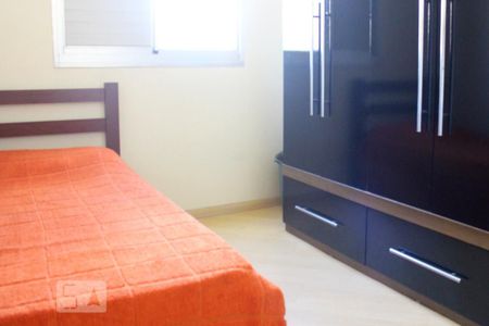 Quarto 1 de apartamento para alugar com 2 quartos, 45m² em Jardim Santa Teresinha, São Paulo