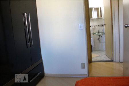 Quarto 1 de apartamento para alugar com 2 quartos, 45m² em Jardim Santa Teresinha, São Paulo