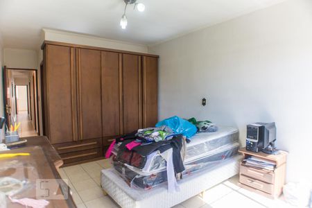 Suíte de casa à venda com 4 quartos, 240m² em Vila Mazzei, São Paulo