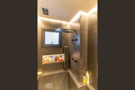 Apartamento à venda com 120m², 2 quartos e 2 vagasBanheiro da suíte