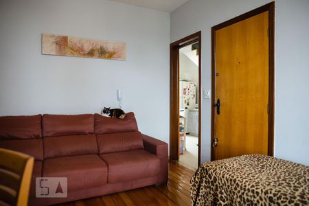 Sala de apartamento para alugar com 3 quartos, 190m² em Camargos, Belo Horizonte