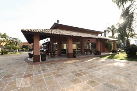 Casa de condomínio à venda com 320m², 4 quartos e 4 vagas Casa de condomínio à venda com 320m², 4 quartos e 4 vagasÁrea comum - Salão de festas