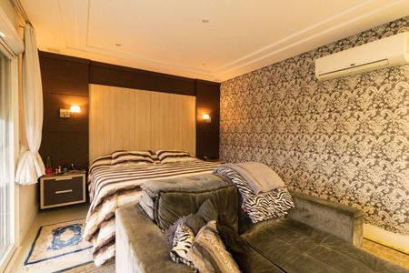 Casa de condomínio à venda com 320m², 4 quartos e 4 vagas Casa de condomínio à venda com 320m², 4 quartos e 4 vagasSuíte 2