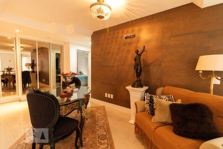 Casa de condomínio à venda com 320m², 4 quartos e 4 vagas Casa de condomínio à venda com 320m², 4 quartos e 4 vagasCorredor