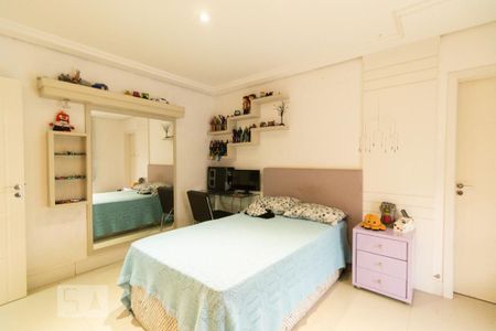 Casa de condomínio à venda com 320m², 4 quartos e 4 vagas Casa de condomínio à venda com 320m², 4 quartos e 4 vagasQuarto 3