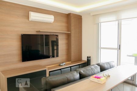 Sala de apartamento para alugar com 2 quartos, 120m² em Vila Isa, São Paulo