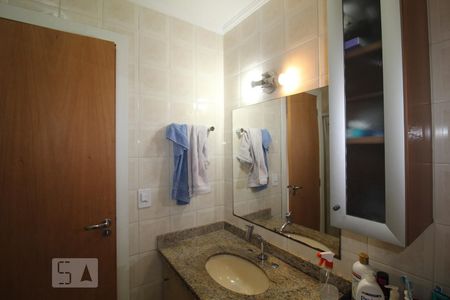 Apartamento à venda com 85m², 3 quartos e 2 vagasBanheiro 2 social