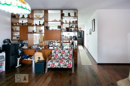 Sala de casa à venda com 3 quartos, 490m² em Jardim Consorcio, São Paulo