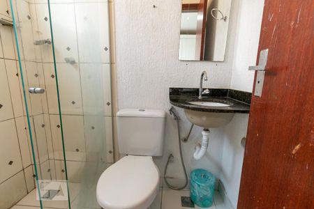 Banheiro de apartamento para alugar com 1 quarto, 26m² em Setor Habitacional Vicente Pires (taguatinga), Brasília