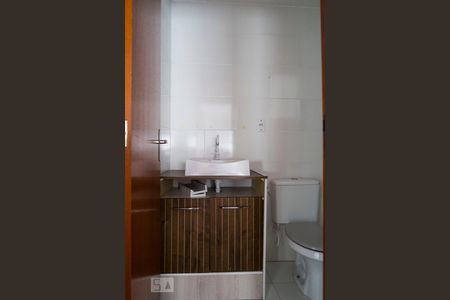 Banheiro de apartamento à venda com 1 quarto, 42m² em Tristeza, Porto Alegre