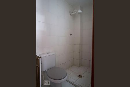 Banheiro de apartamento à venda com 1 quarto, 42m² em Tristeza, Porto Alegre