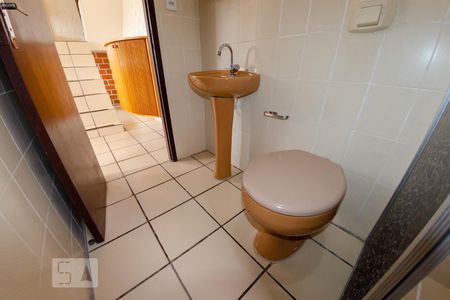 Banheiro de casa para alugar com 2 quartos, 85m² em Ponta das Canas, Florianópolis