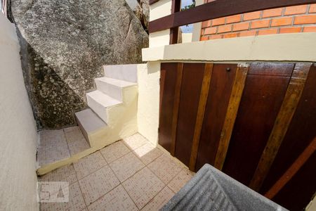 Casa para alugar com 85m², 2 quartos e 1 vagaÁrea de serviço