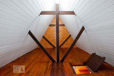 Casa para alugar com 85m², 2 quartos e 1 vagaSótão