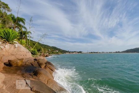 Casa para alugar com 85m², 2 quartos e 1 vagaPraia