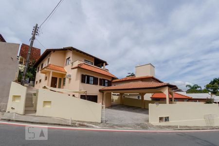 Casa para alugar com 85m², 2 quartos e 1 vagaFachada
