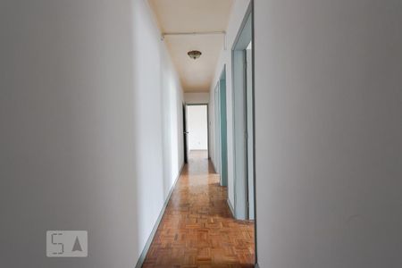 Corredor de apartamento à venda com 3 quartos, 84m² em São João, Porto Alegre