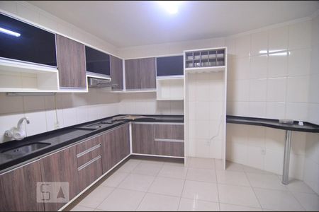 Casa à venda com 511m², 4 quartos e 10 vagasCozinha