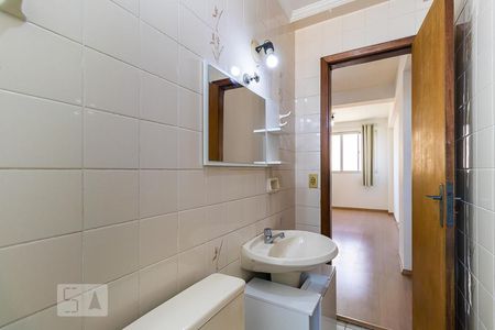 Banheiro de kitnet/studio para alugar com 1 quarto, 33m² em Botafogo, Campinas
