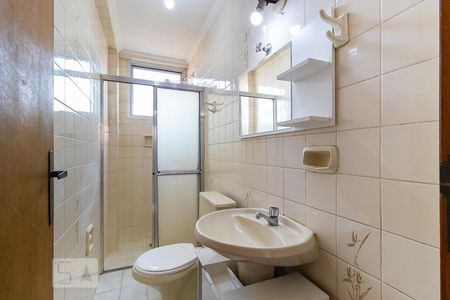 Banheiro de kitnet/studio para alugar com 1 quarto, 33m² em Botafogo, Campinas