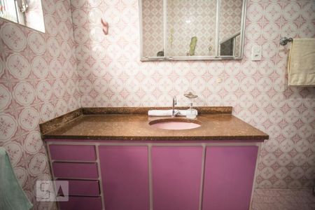 Casa à venda com 300m², 4 quartos e 5 vagas Casa à venda com 300m², 4 quartos e 5 vagasBanheiro 2