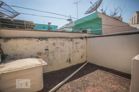 Casa à venda com 300m², 4 quartos e 5 vagas Casa à venda com 300m², 4 quartos e 5 vagasTerraço