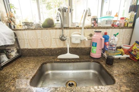 Casa à venda com 300m², 4 quartos e 5 vagas Casa à venda com 300m², 4 quartos e 5 vagasCozinha - Torneira