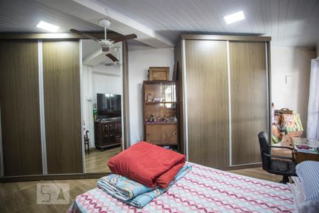 Casa à venda com 300m², 4 quartos e 5 vagas Casa à venda com 300m², 4 quartos e 5 vagasSuite - Armários