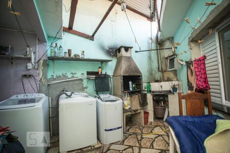 Casa à venda com 300m², 4 quartos e 5 vagas Casa à venda com 300m², 4 quartos e 5 vagasÁrea de Serviço