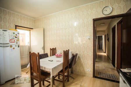 Casa à venda com 300m², 4 quartos e 5 vagas Casa à venda com 300m², 4 quartos e 5 vagasCozinha