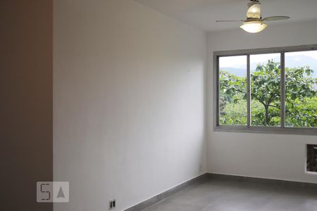 Sala de apartamento para alugar com 2 quartos, 60m² em Barra da Tijuca, Rio de Janeiro