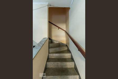Escada de casa à venda com 2 quartos, 73m² em Rudge Ramos, São Bernardo do Campo