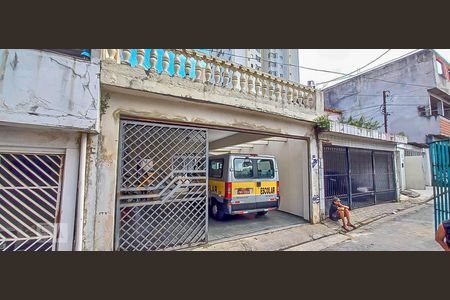 Casa à venda com 150m², 3 quartos e 2 vagas Casa à venda com 150m², 3 quartos e 2 vagasFachada