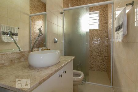 Casa à venda com 150m², 3 quartos e 2 vagas Casa à venda com 150m², 3 quartos e 2 vagasBanheiro Social