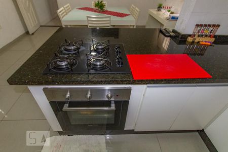 Casa à venda com 150m², 3 quartos e 2 vagas Casa à venda com 150m², 3 quartos e 2 vagasCozinha