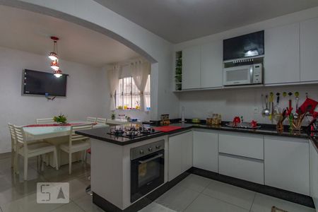 Casa à venda com 150m², 3 quartos e 2 vagas Casa à venda com 150m², 3 quartos e 2 vagasCozinha