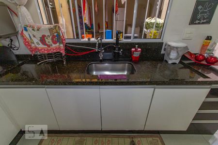 Casa à venda com 150m², 3 quartos e 2 vagas Casa à venda com 150m², 3 quartos e 2 vagasCozinha