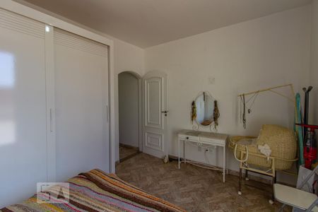 Casa à venda com 150m², 3 quartos e 2 vagas Casa à venda com 150m², 3 quartos e 2 vagasQuarto 3