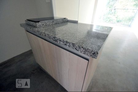 Ilha com Gabinete e CookTop de kitnet/studio para alugar com 1 quarto, 26m² em Vila Indiana, São Paulo