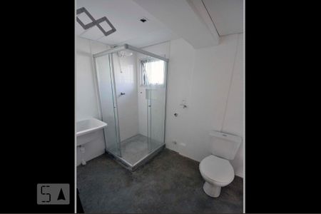 Banheiro Social de kitnet/studio para alugar com 1 quarto, 26m² em Vila Indiana, São Paulo