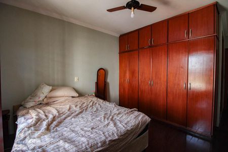 Casa à venda com 262m², 4 quartos e 3 vagas Casa à venda com 262m², 4 quartos e 3 vagasquarto 1