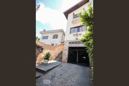 Casa à venda com 262m², 4 quartos e 3 vagas Casa à venda com 262m², 4 quartos e 3 vagasgaragem