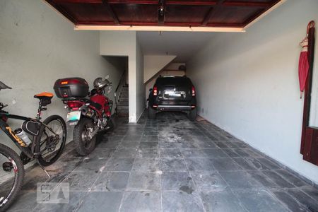 Casa à venda com 262m², 4 quartos e 3 vagas Casa à venda com 262m², 4 quartos e 3 vagasgaragem