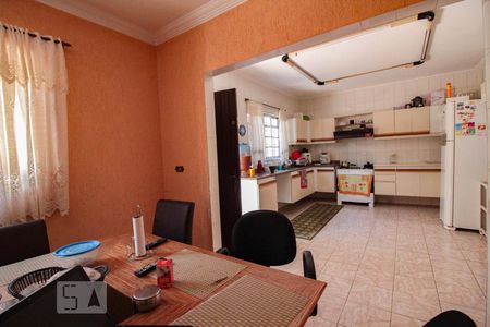 Casa à venda com 262m², 4 quartos e 3 vagas