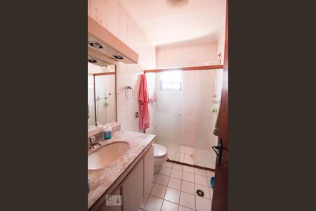 Casa à venda com 262m², 4 quartos e 3 vagas Casa à venda com 262m², 4 quartos e 3 vagasbanheiro