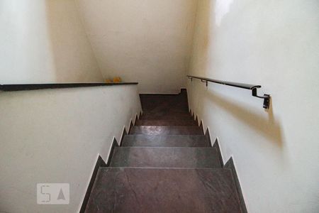 Casa à venda com 262m², 4 quartos e 3 vagas Casa à venda com 262m², 4 quartos e 3 vagasescada acesso dormitorios