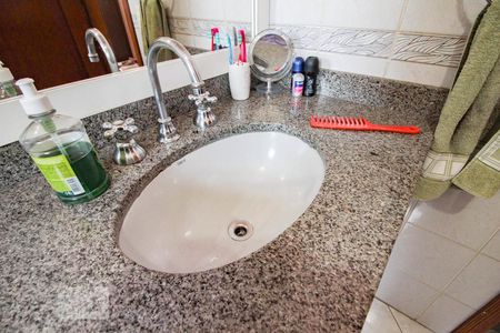 Casa à venda com 262m², 4 quartos e 3 vagas Casa à venda com 262m², 4 quartos e 3 vagassuite quarto 1