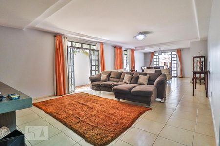 Sala de casa para alugar com 4 quartos, 290m² em Setor Sul, Goiânia