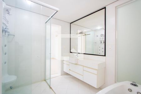 Apartamento para alugar com 130m², 2 quartos e 3 vagas Apartamento para alugar com 130m², 2 quartos e 3 vagasBanheiro do quarto 1